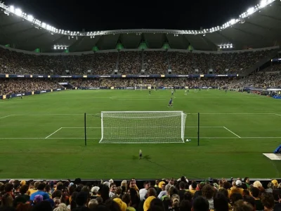 Torcedores criticam gramado ruim no amistoso entre Austrália e Brasil