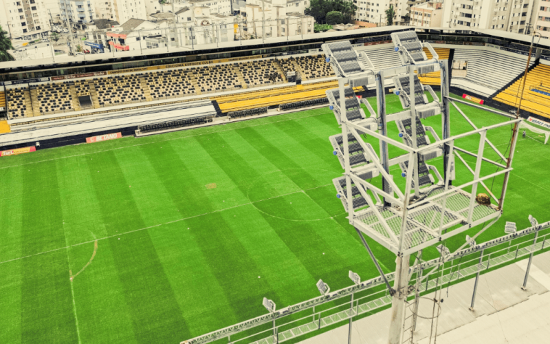 Criciúma estreia Umberto Louzer no clássico contra o Avaí, em jogo decisivo da Série B