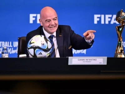 Fifa inova e traz VAR ao estádio para jogo entre França e Marrocos nas quartas da Copa do Mundo