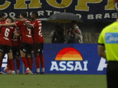 Flamengo assume a liderança do Brasileirão e dispara na corrida pelo título; chance de conquista chega a 66,2%