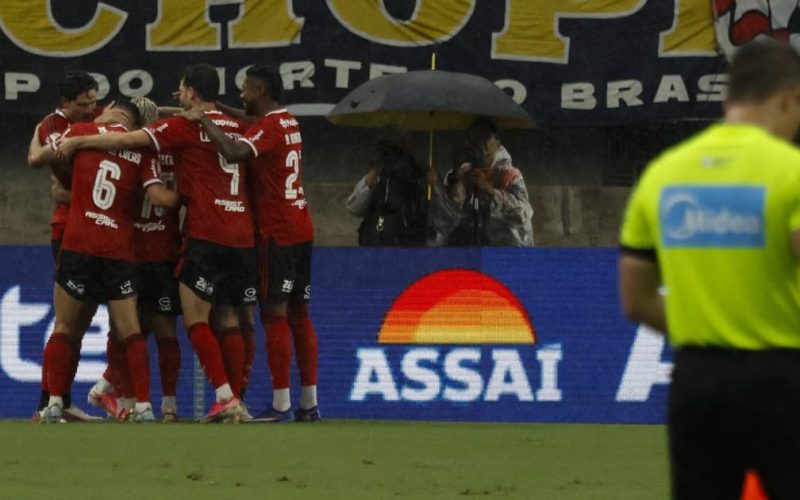 Flamengo assume a liderança do Brasileirão e dispara na corrida pelo título; chance de conquista chega a 66,2%