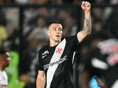 Vasco elimina Santa Fe e garante vaga na semifinal da Copa Sul-Americana após 15 anos