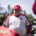 Guto Ferreira destaca união e apoio da torcida como chave para a liderança do Vila Nova na Série B