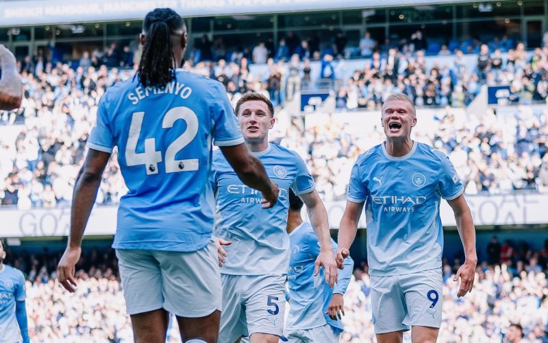 Manchester City vence Sunderland por 5 a 3 e se torna líder isolado da Premier League