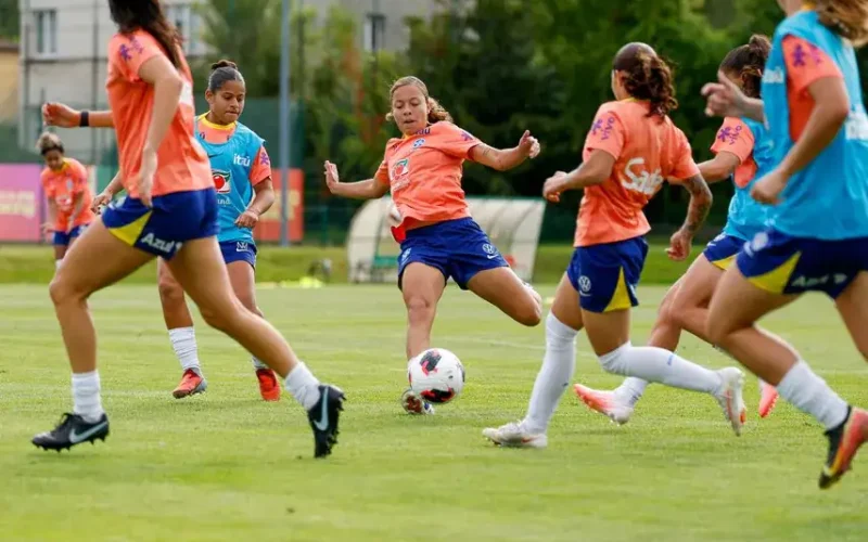 Futebol feminino avança no Brasil com nova lei que exige equipes de mulheres nas entidades formadoras