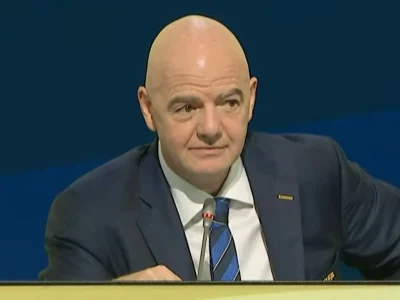 Infantino sob pressão: Fifa revisa governança após críticas sobre propostas de privatização
