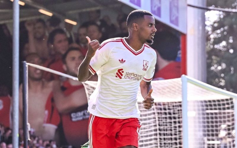 Isak brilha, Liverpool vence Bournemouth e mantém invencibilidade na Premier League