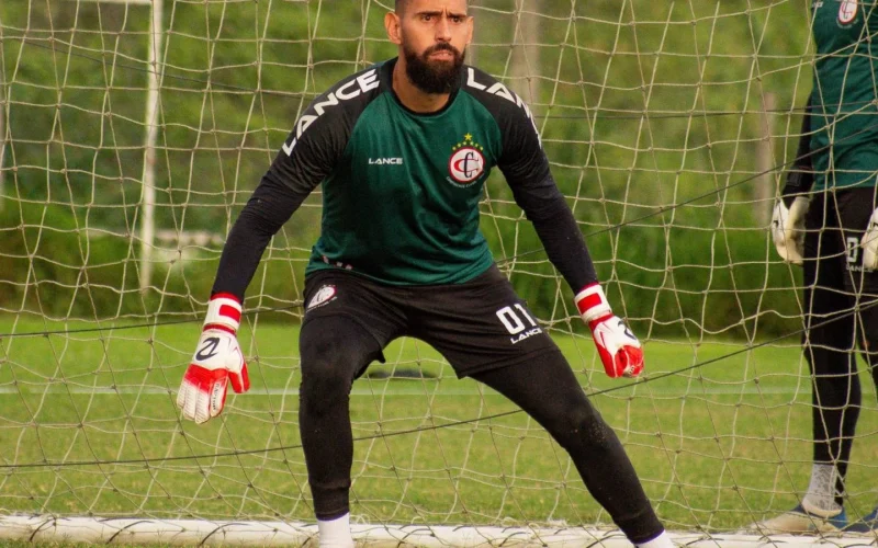 ASA celebra 74 anos com a contratação do goleiro João Guilherme para 2027