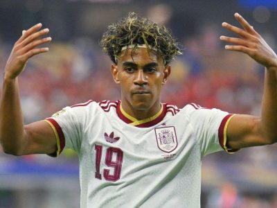 Yamal provoca Paredes com recado divertido durante desfile da Espanha campeã do mundo