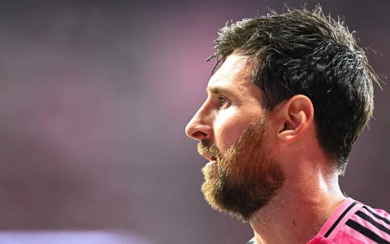 Messi mira marcas históricas na reta final da carreira: 1.000 gols e 50 títulos ainda estão em jogo
