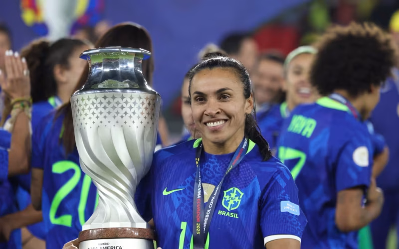 Estrelas do Brasil: Passagem pelo Mundial sub-20 de Futebol Feminino e suas Contribuições à Seleção Principal