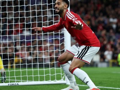 Manchester United estreita na Champions League com goleada de 4 a 0 sobre Sabah FK, com gol de Matheus Cunha