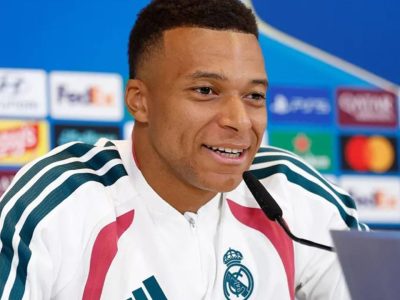 Mbappé desafia comparação com Dembélé e Raphinha: ‘Faço mais gols e preciso melhorar’
