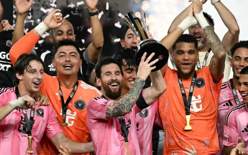 Lionel Messi atinge 49 títulos na carreira e se consagra como o maior campeão da história após vitória na Copa dos Campeões