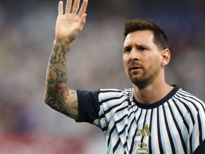 Messi revela camisa especial para sua despedida da seleção argentina em jogo contra Benin