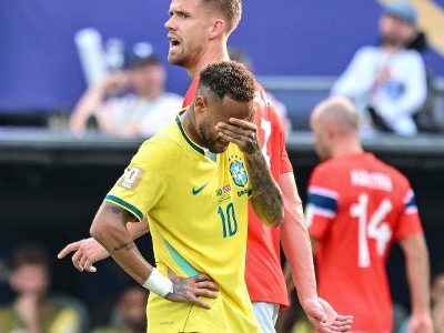 Neymar se despede da Seleção Brasileira sem conquistar a Copa do Mundo: legado de lesões e poucos títulos