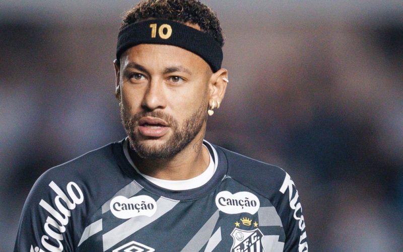 Cuca é questionado após lesão de Neymar: escalação errada contra o Palmeiras?