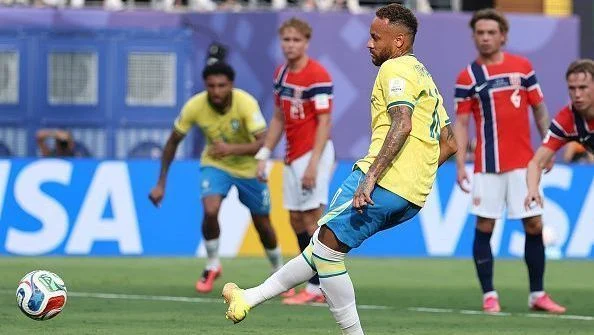 Neymar é criticado por provocação a goleiro norueguês enquanto Brasil é eliminado da Copa do Mundo