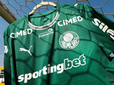 Palmeiras desmente rumores de contratação de Jadon Sancho após fake viralizar nas redes sociais