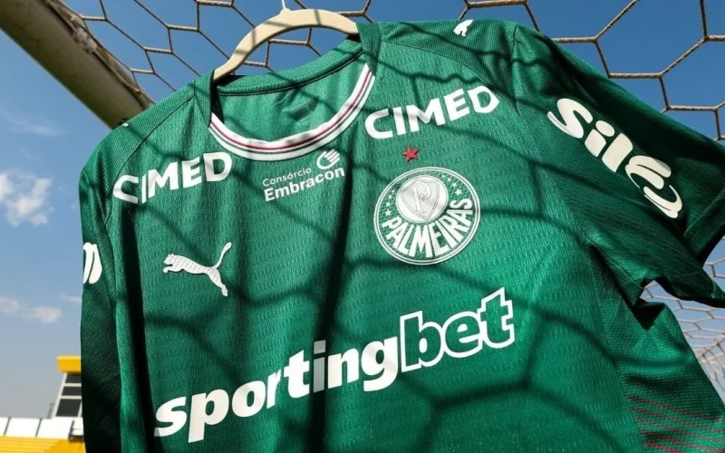 Palmeiras desmente rumores de contratação de Jadon Sancho após fake viralizar nas redes sociais