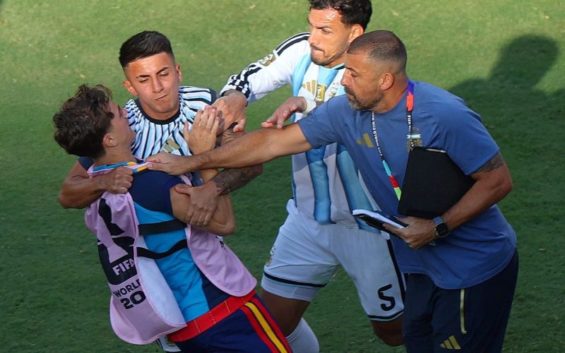 Fifa suaviza punição à Argentina após recurso da AFA por confusão na final da Copa do Mundo