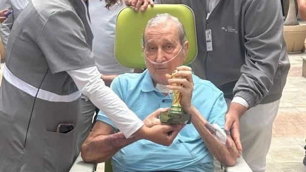 Carlos Alberto Parreira recebe alta após 80 dias internado e agradece apoio emocional recebido