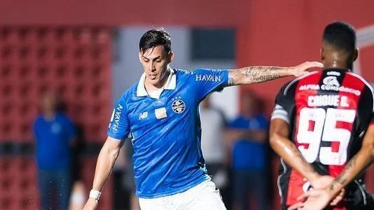 Vitória vence Grêmio por 1 a 0 e respira aliviado na luta contra o rebaixamento no Brasileirão