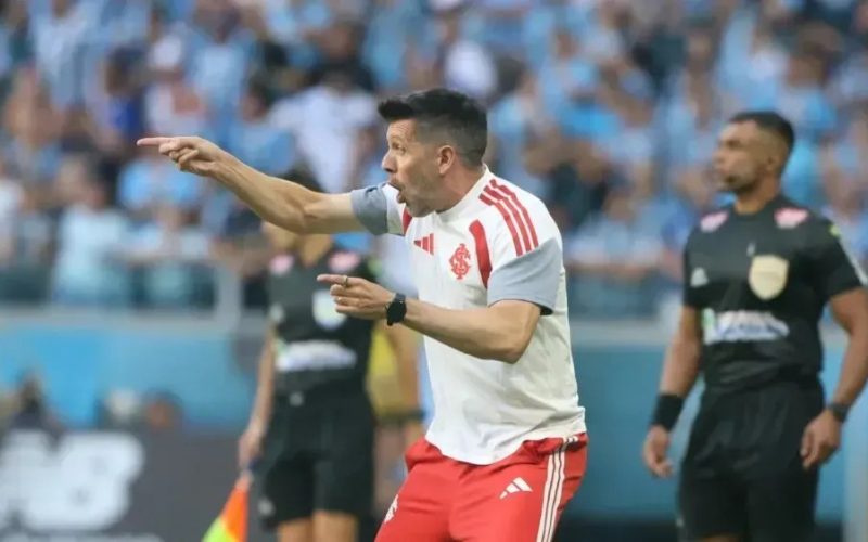 Pezzolano: "Sentimento de merda" após eliminação do Internacional; foco agora é no Brasileirão
