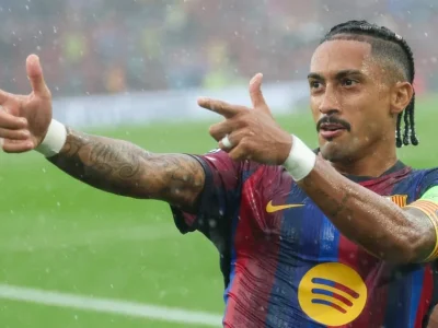 Barcelona esmaga Feyenoord com goleada de 5 a 1 na estreia da Champions League, com destaque para Raphinha e Gabriel Jesus