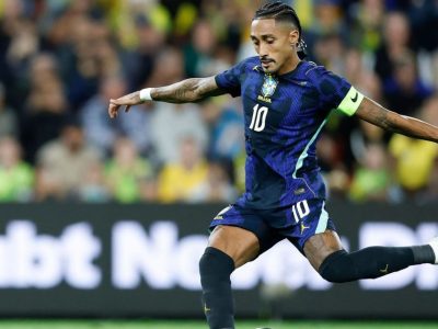 Raphinha é cortado da Seleção Brasileira por edema na coxa e desfalca amistoso contra a Índia