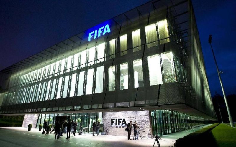Uefa e Concacaf pedem à Fifa distribuição de 10 milhões de dólares para cada federação-membro
