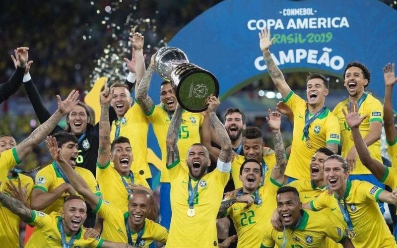 Santos se reforça com jogadores da geração campeã da Seleção Brasileira; Coutinho está próximo de ser anunciado