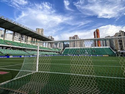 Goiás e Avaí se enfrentam na Série B: veja como e onde assistir ao duelo em Goiânia