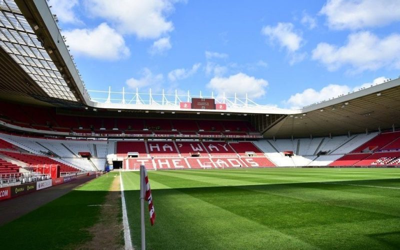 Sunderland e Arsenal se enfrentam na luta pela liderança da Premier League neste sábado