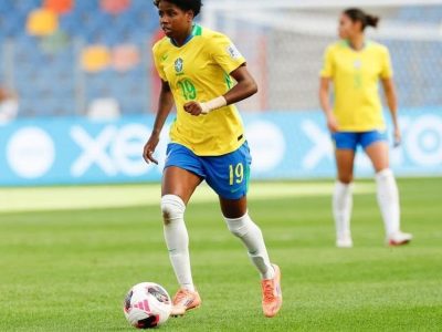 Tainá Santos se destaca na seleção feminina que busca avançar no mata-mata da Copa do Mundo Sub-20