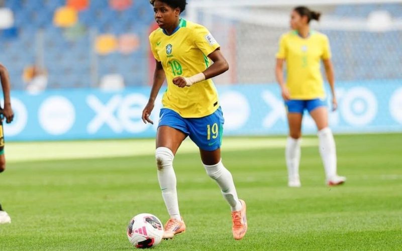 Tainá Santos se destaca na seleção feminina que busca avançar no mata-mata da Copa do Mundo Sub-20