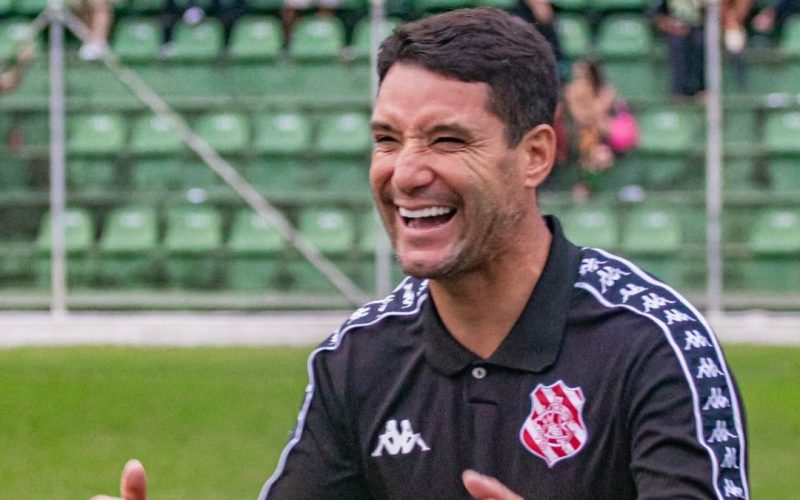 Thiago Neves encerra passagem como técnico do sub-20 do Bangu após seis meses à frente da equipe