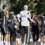 Ancelotti testa Otávio como titular no gol da Seleção Brasileira em treino na Austrália