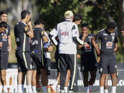 Ancelotti testa Otávio como titular no gol da Seleção Brasileira em treino na Austrália