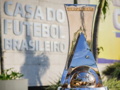 Goleiro do Atlético-GO desabafa após vitória sobre Goiás e critica dirigente: “Eu joguei 11 anos na Europa”