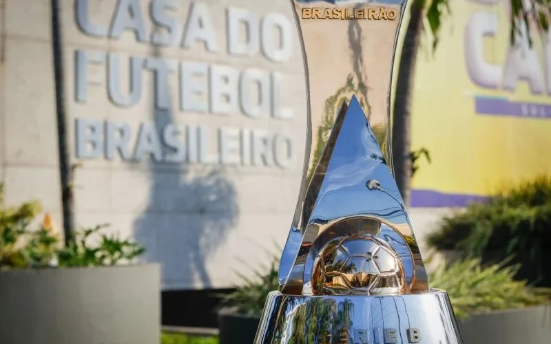 Redução de Estrangeiros no Futebol Brasileiro: Clubes se Adaptam às Novas Regras até 2030