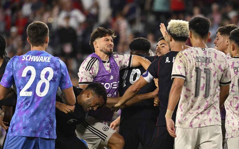 Confusão no fim do amistoso: EUA derrota Chile em jogo marcado por briga generalizada
