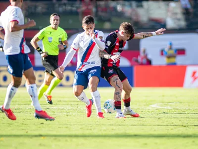 A redução de estrangeiros no Campeonato Brasileiro pode impactar o Bahia mais do que o Vitória em 2027