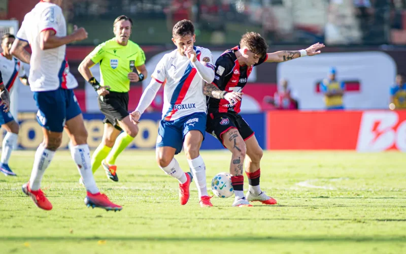 A redução de estrangeiros no Campeonato Brasileiro pode impactar o Bahia mais do que o Vitória em 2027