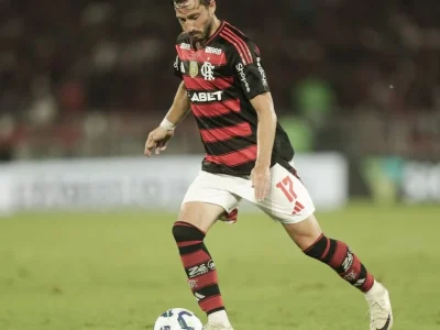 Cruzeiro fecha empréstimo de Matías Viña, do Flamengo, após rescisão com o River Plate