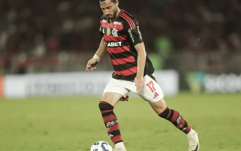 Cruzeiro fecha empréstimo de Matías Viña, do Flamengo, após rescisão com o River Plate