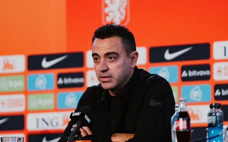 Xavi assume a seleção da Holanda e ignora gafe sobre sua escolha como terceira opção