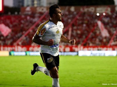 Série B: Vila Nova mantém liderança, mas briga pelo acesso se intensifica após rodada cheia de emoções
