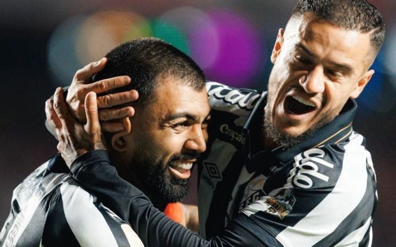 Gabigol brilha e Santos derrota São Paulo em jogo decisivo do Brasileirão