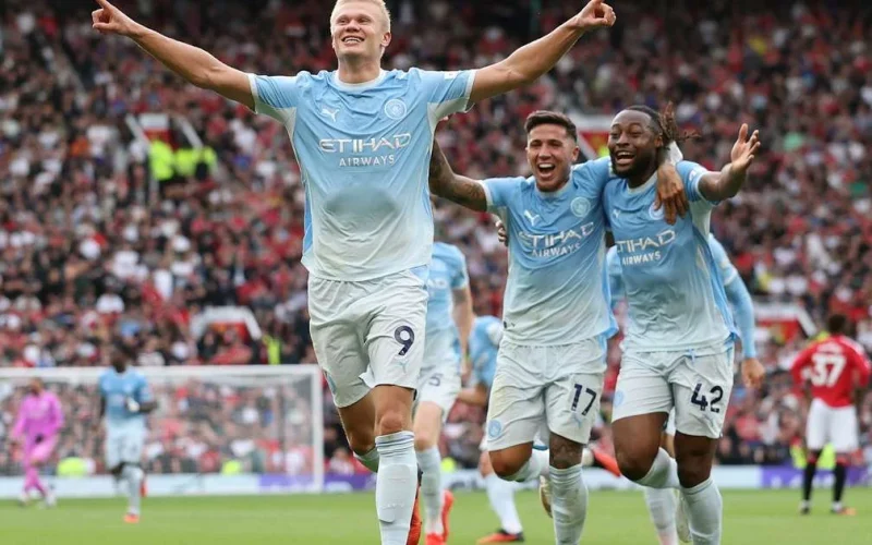 Haaland marca dois gols contra o PSG e se torna o artilheiro mais rápido da Champions League, superando Messi